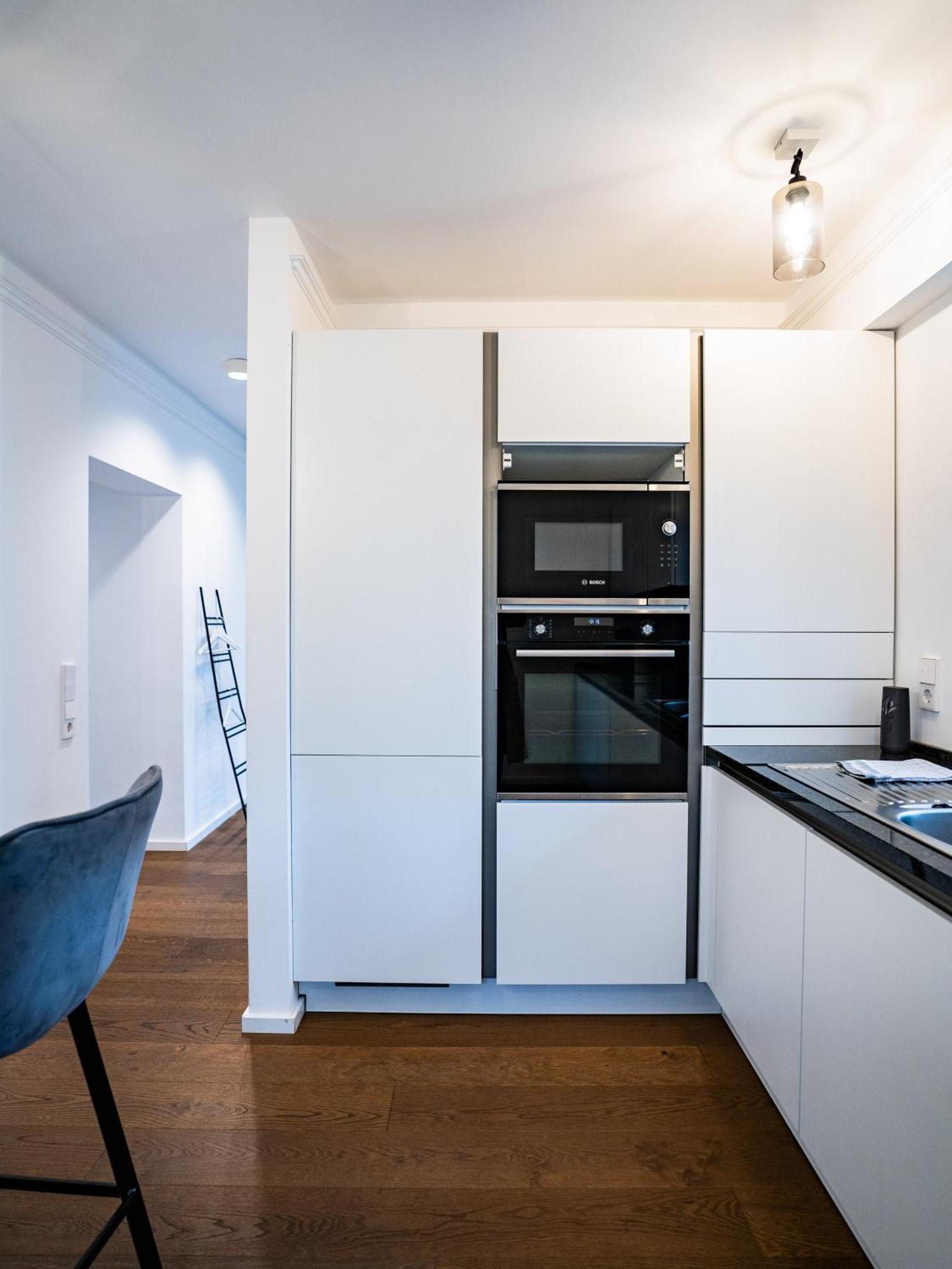 Whirlpool - Zentral - Designloft Mit Xxl Terrasse Lägenhet Wiesbaden Exteriör bild