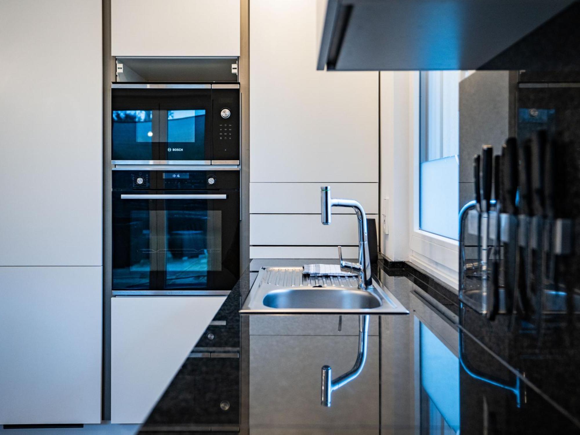 Whirlpool - Zentral - Designloft Mit Xxl Terrasse Lägenhet Wiesbaden Exteriör bild