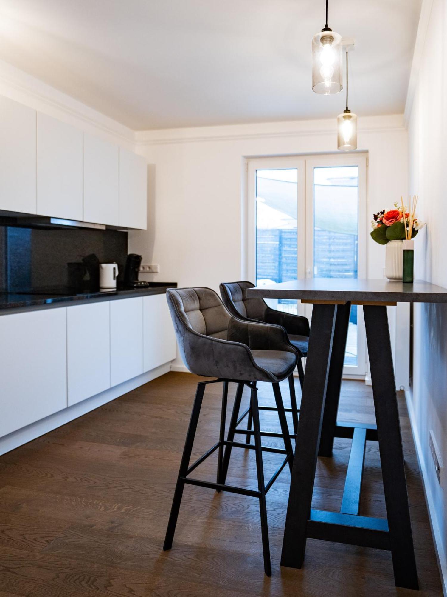 Whirlpool - Zentral - Designloft Mit Xxl Terrasse Lägenhet Wiesbaden Exteriör bild