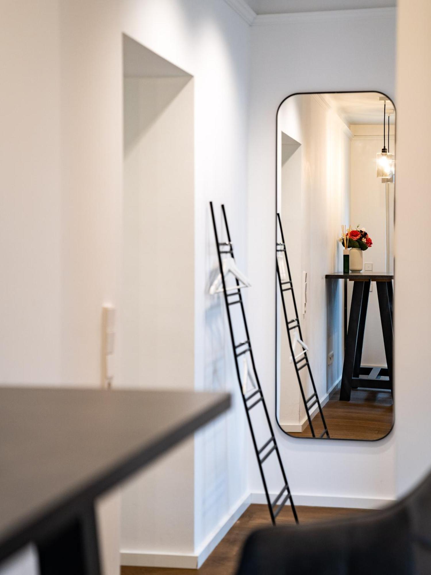 Whirlpool - Zentral - Designloft Mit Xxl Terrasse Lägenhet Wiesbaden Exteriör bild